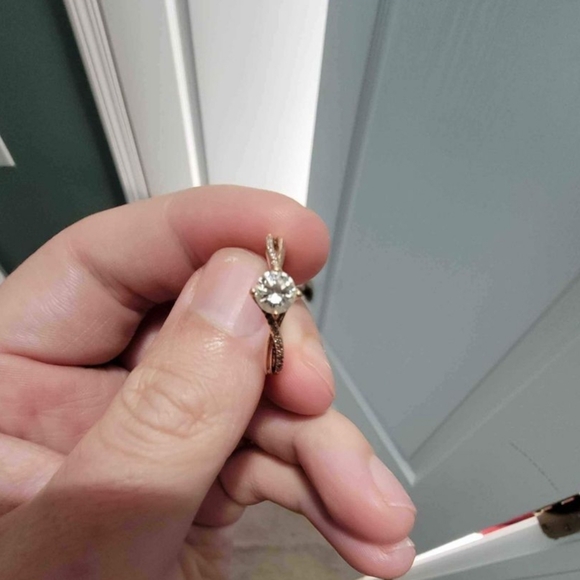 Wedding ring - Picture 3 of 8